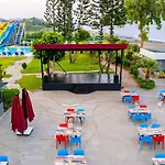 Senza Sunset Hotel