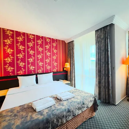 Senza Sunset Hotel